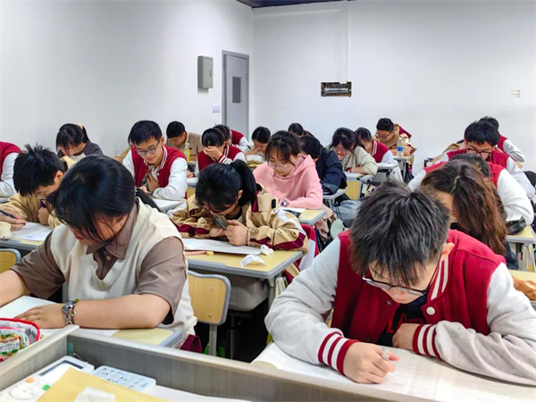 郑州比较好的全日制高三辅导机构哪家好？专业师资机构推荐