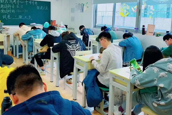 重庆高复班有哪些学校招生？这些学校教学实力好