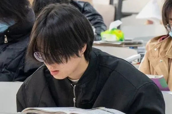 兰州封闭式高考冲刺班哪家好？家长信赖学校一览