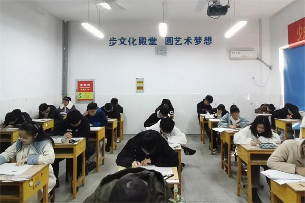 天津市高三复读学校有哪些？整理纪律严明学校