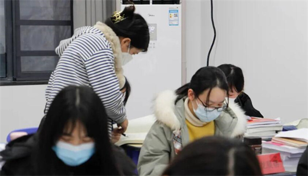 石家庄高考复读学校有哪些地方可以报名的？模拟考试系统完善学校介绍