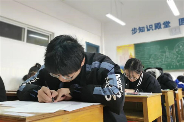 福州辅导高三复读机构有哪些地方？正规机构位置