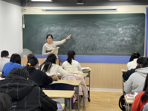 深圳高三复读培训班有哪些？精细化管理学校介绍