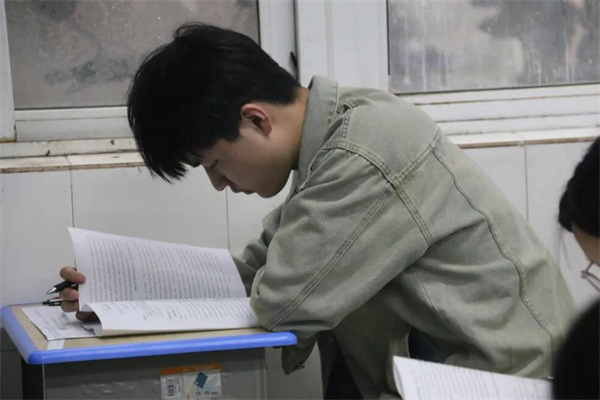 贵阳高考复读培训学校地址在哪里？这些地方都有