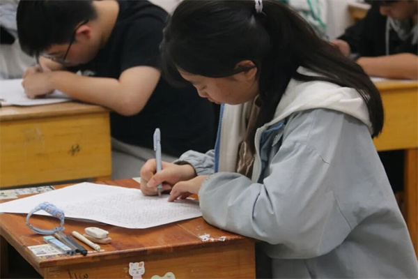 上海高考复读学校有哪些名单？推荐科学施教学校