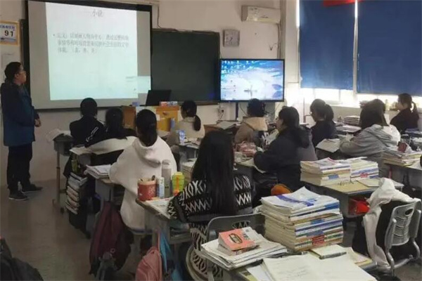 昆明高三复读机构哪家好点？盘点强化学习机构