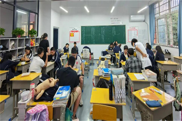 上海高考复读学校有哪些学校好考？靶向突破学校