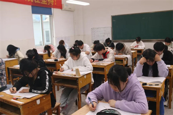 哈尔滨高考复读有哪些学校好？推荐教学全面学校