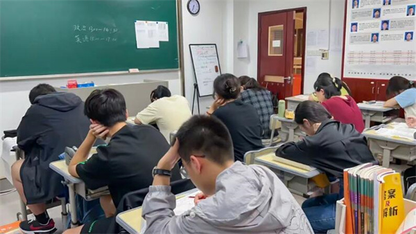 郑州高复班好的学校排名是哪个？高效管理学校上榜