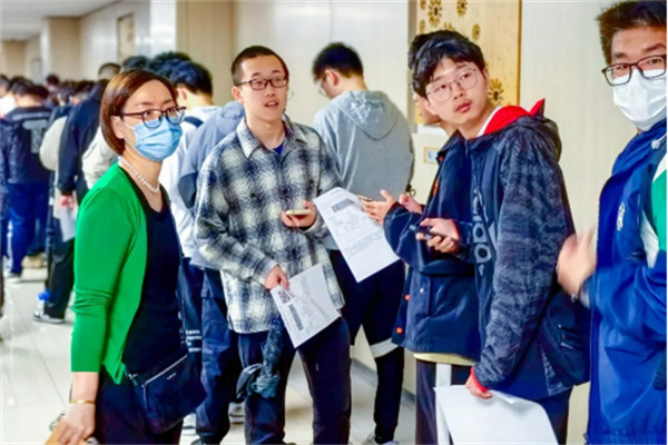 昆明招高考复读生的学校排名一览表？教学精细化学校