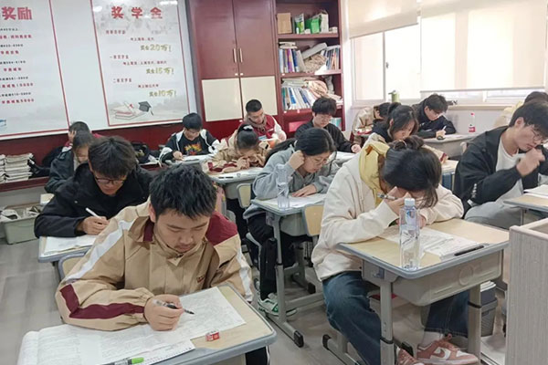 深圳高考复读机构排名一览表？TOP3学校一览