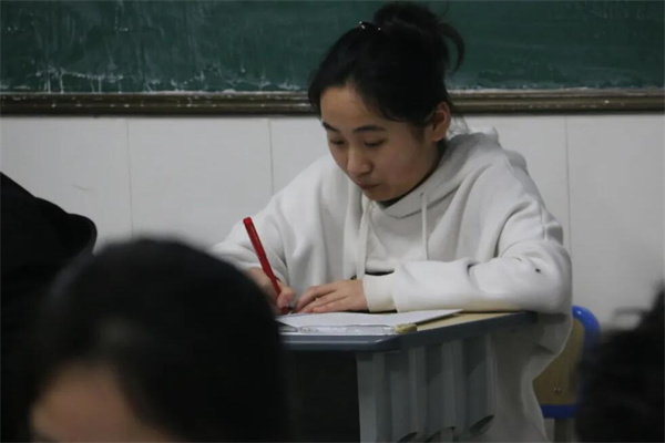 南宁正规高三复读学校排名表？正规学校榜单