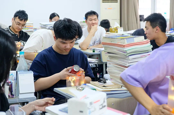 西安高中复读学校排名前三，升学率高的学校推荐