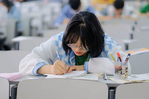 上海高复学校排名前三，汇总前三名