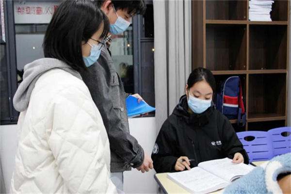 成都高三全日制补习学校排名，正规学校排行榜一览