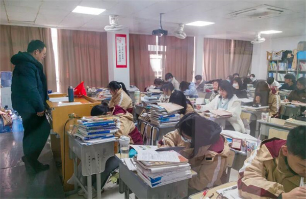 上海高复班学校排名榜前三名？精心辅导学校上榜