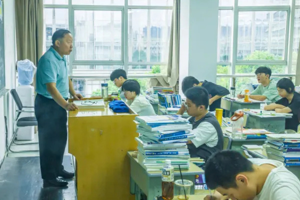 重庆高三复读在哪个学校读？列举10所学校