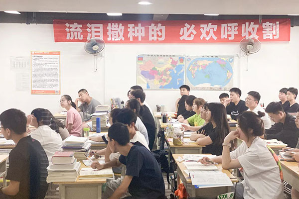 重庆高三复读哪些学校口碑好？精选这几家