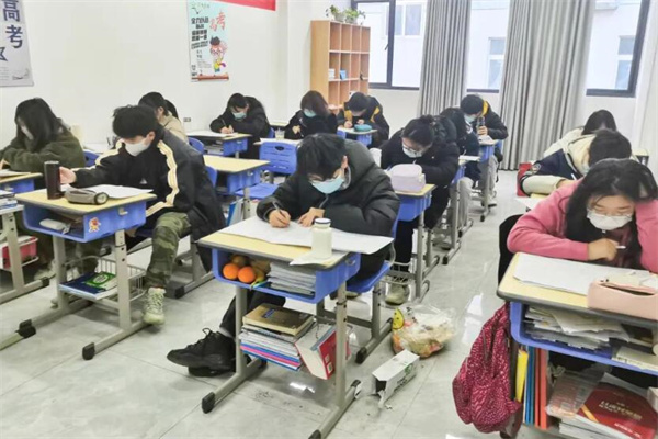 重庆艺考文化培训机构哪家好一点？实力学校一览