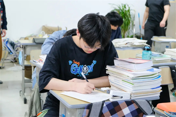 重庆高考艺术文化冲刺班哪个好？推荐这几家