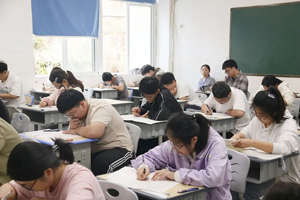 重庆艺考文化课辅导班有哪些学校招生？针对性辅导学校