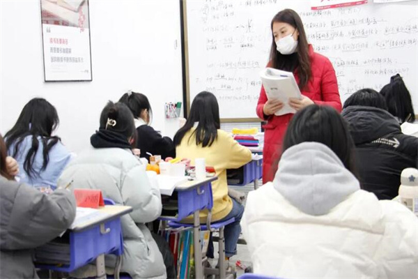 广州港澳台联考培训学校哪个好点？看完在做决定