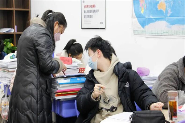 成都高考复读辅导班哪里好一点？不要忘记这7家