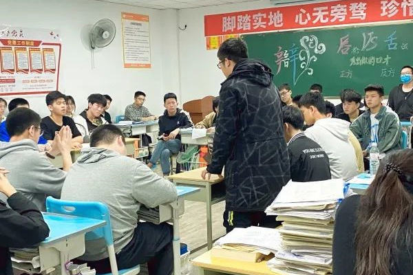 成都高三复读哪里好一点呢？这8家实力强