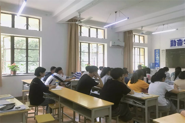 成都高复学校有几家？排名靠前学校
