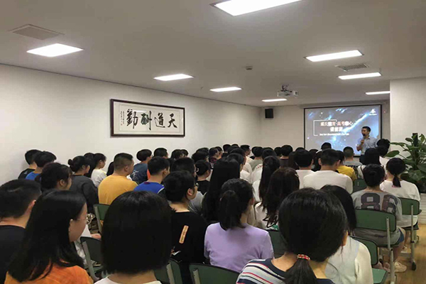 成都高考艺考生文化课补习哪家好？学校排名