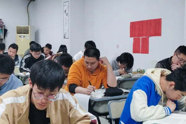 成都艺考生文化集训学校有哪些?高效辅导学校一览