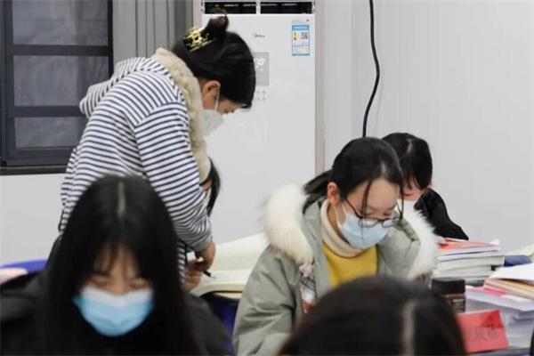 郑州正规高考复读学校排名表，榜单前三