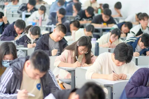 郑州高考复读班排名前十