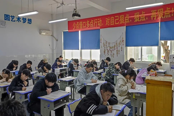 深圳高三复读学校哪个好？这10所学校评价高