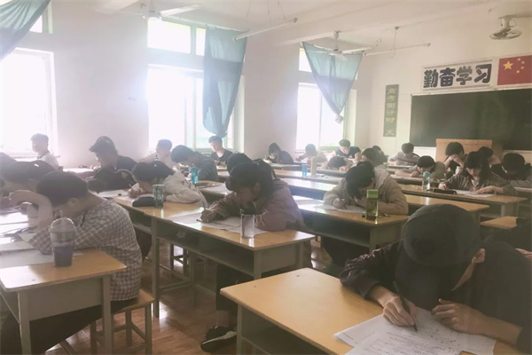 南宁艺考文化课培训机构哪家好点？师资强大机构