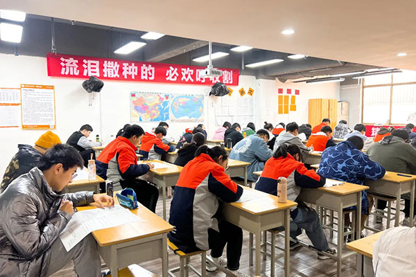 杭州高考复读培训学校在哪里啊？看看这些学校