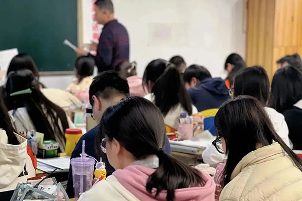 北京艺考生文化课培训学校哪家好一点呢？管理严谨学校推荐