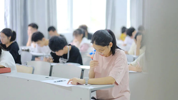 2023年复读值得吗（2023年复读生可以高考吗）