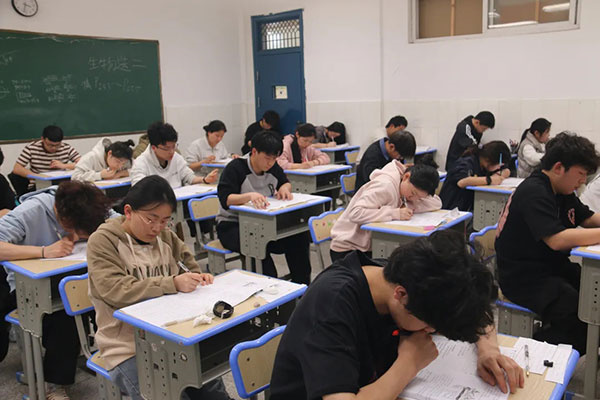 青岛艺术生文化课辅导学校哪家好？小班授课学校上榜