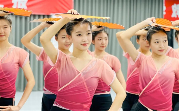 合肥舞蹈艺考专业舞蹈学校推荐？正规艺考学校