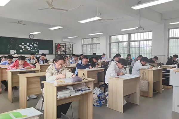 常州市高三复读学校有哪几个？科学管理学校