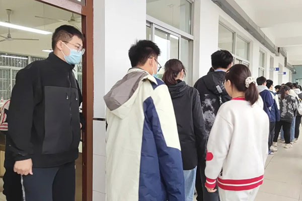 成都高中一对一补课机构哪个好？多元化辅导机构