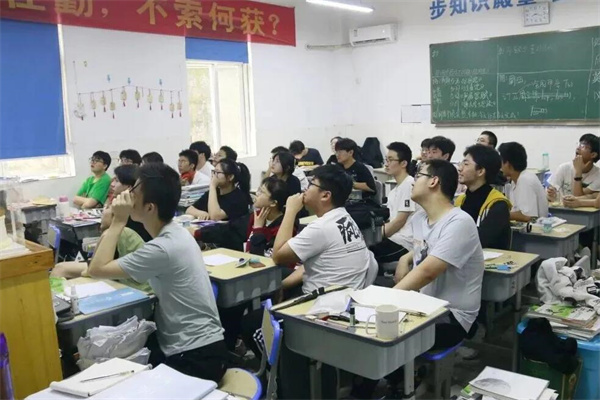郑州高考全日制学校哪个好?介绍优质学校