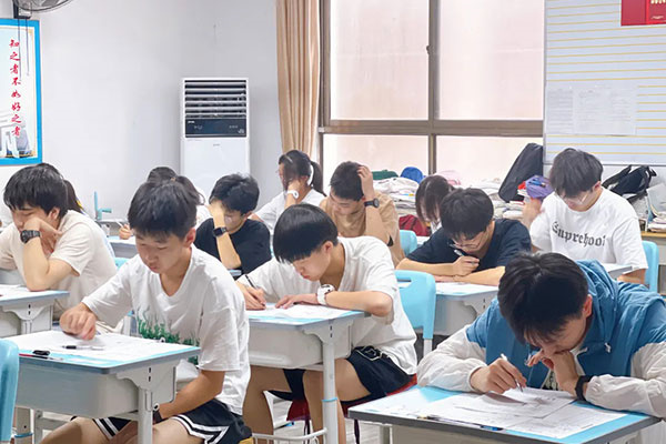 哈尔滨艺考生文化课培训机构哪家好一点？针对性辅导学校