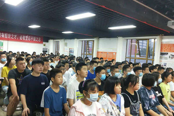 深圳高考复读学校有哪几所好一点的？人性化服务学校