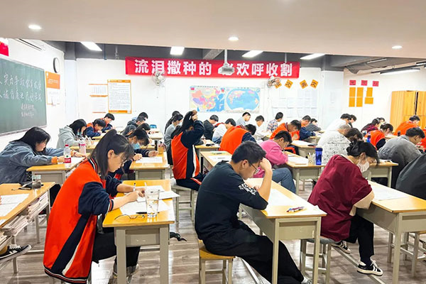 杭州艺考文化课集训学校哪里好点呢？备受推崇学校