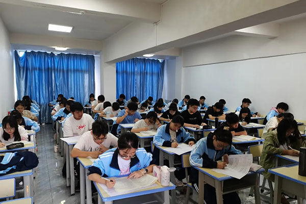 成都艺术生文化课集训学校哪家好一点呢？备受推崇学校