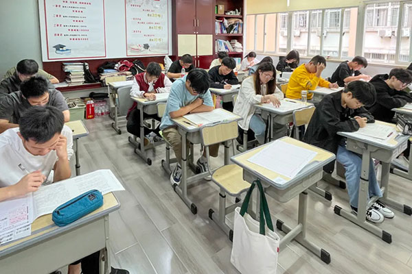 成都艺考生文化课集训班哪家好？全方位服务机构