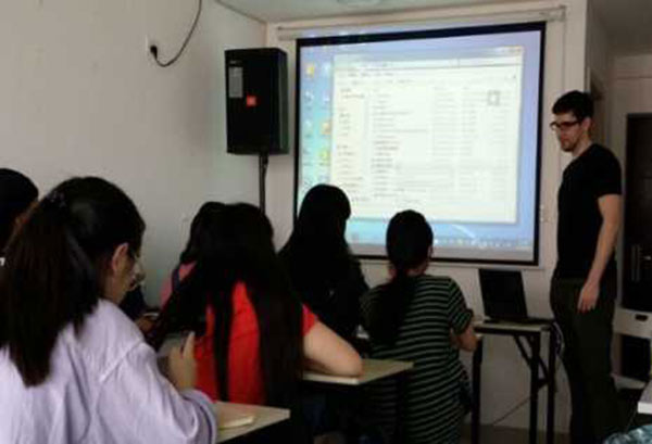 传媒艺考的门槛很高吗？零基础能学吗？