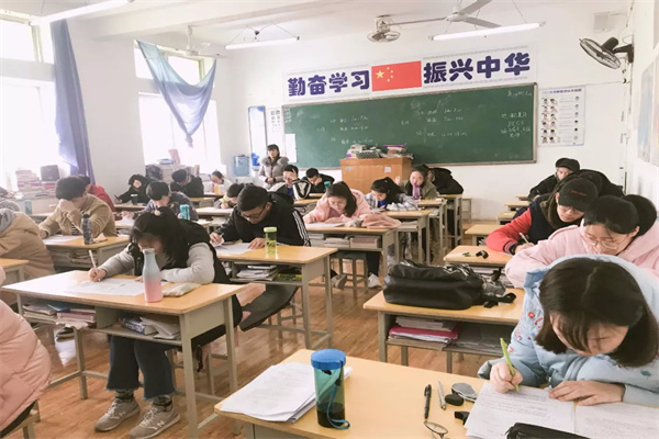 昆明高三复读的学校有哪些？家长学生收藏必备